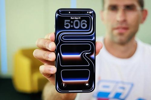Lý do Samsung quay lưng với iPhone triển vọng nhất của Apple