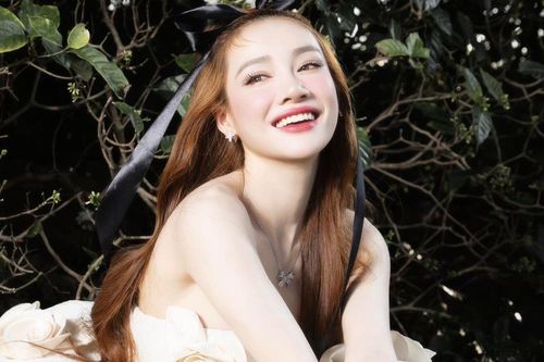 Chiếc iPad đời cũ của Nhã Phương