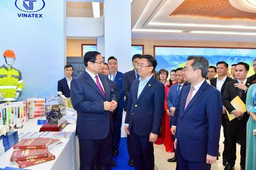 Tự chủ nguyên liệu để tạo sức bật xuất khẩu dệt may