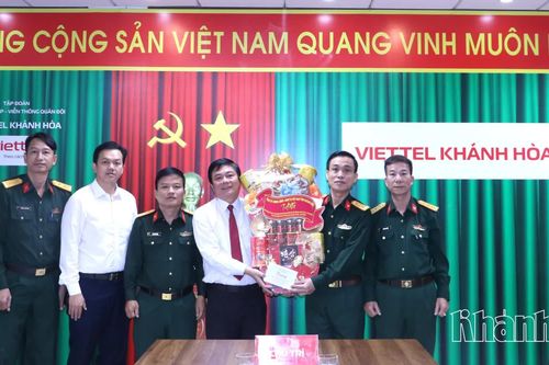 Phó Chủ tịch Thường trực HĐND tỉnh Khánh Hòa Lữ Thanh Hải thăm, chúc mừng một số đơn vị quân đội