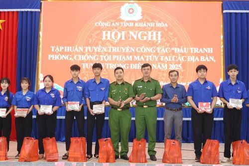 Xã Cam Lâm tập huấn phòng, chống tội phạm ma túy năm 2025