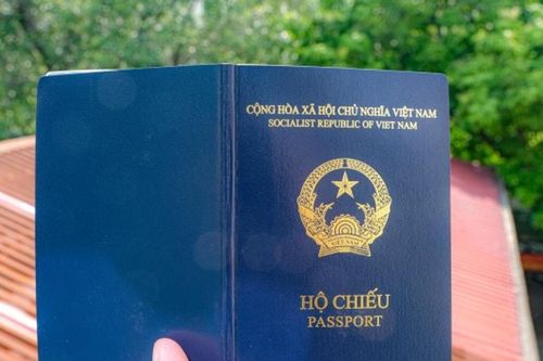 Hộ chiếu Việt Nam tăng hạng, miễn visa tới 50 quốc gia
