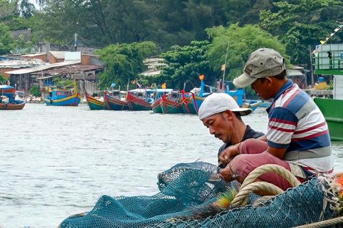 Hồn biển còn neo giữa phố?