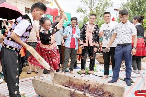 Những người tâm huyết gìn giữ văn hóa truyền thống dân tộc Mông
