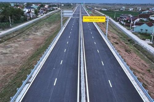 Cận cảnh cao tốc hơn 12.400 tỷ đồng qua Gia Lai trước ngày về đích