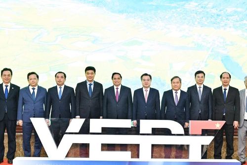 Thủ tướng Phạm Minh Chính dự Phiên toàn thể cấp cao Diễn đàn Kinh tế Việt Nam 2025, triển vọng 2026