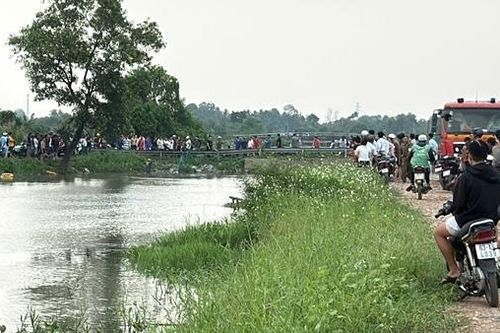 Chơi đùa cạnh rạch Bến Bà Mai, hai thiếu niên bị nước cuốn trôi