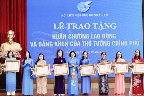 Khơi dậy tinh thần sáng tạo, cống hiến của phụ nữ
