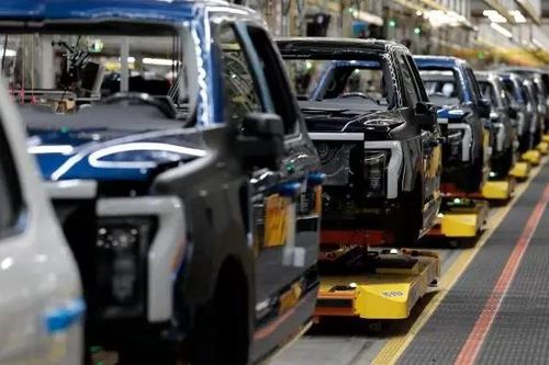 Ford rút khỏi dòng xe điện, chịu khoản lỗ 19,5 tỷ USD
