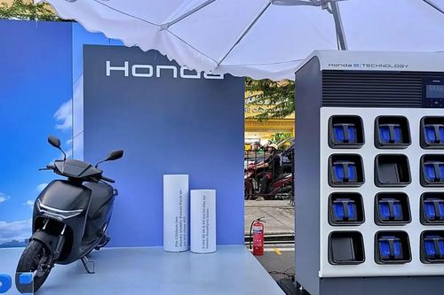 Honda sẽ triển khai tủ đổi pin xe máy điện tại Việt Nam