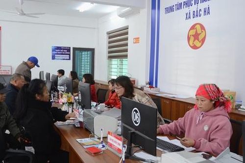 Cán bộ gần dân, sát công việc ở xã vùng cao Bắc Hà