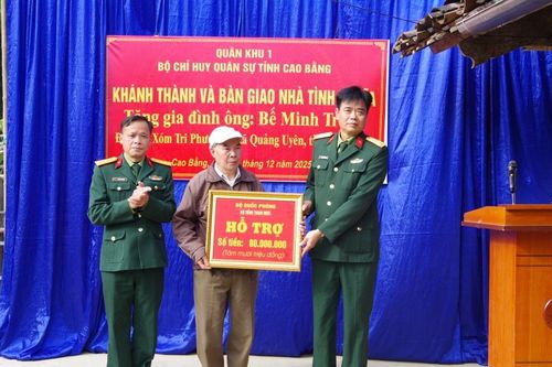 Bộ Chỉ huy Quân sự tỉnh bàn giao 'Nhà tình nghĩa' tại xã Quảng Uyên