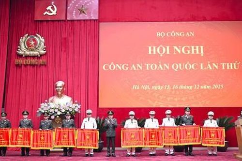 Nhiều tập thể, cá nhân có thành tích xuất sắc được khen thưởng tại Hội nghị Công an toàn quốc lần thứ 81