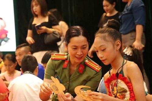 Phụ nữ Công an Thủ đô chung tay bảo vệ phụ nữ và trẻ em