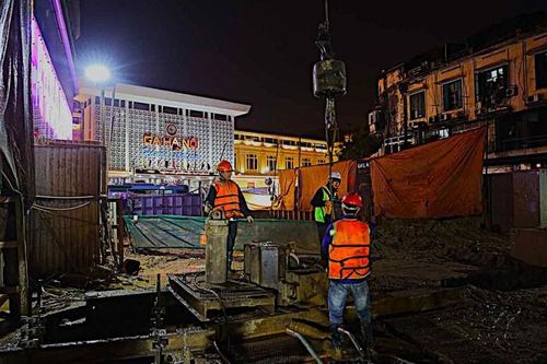 Hà Nội chốt hạn thu gọn rào chắn metro Nhổn - ga Hà Nội, tuyến nào sắp 'dễ thở'?