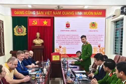 Cảnh sát hình sự Hà Nội trao đổi kinh nghiệm phòng chống 'tội phạm mạng' với chuyên gia Liên bang Nga