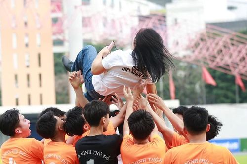 Xuân Mai 'vượt ngàn chông gai'