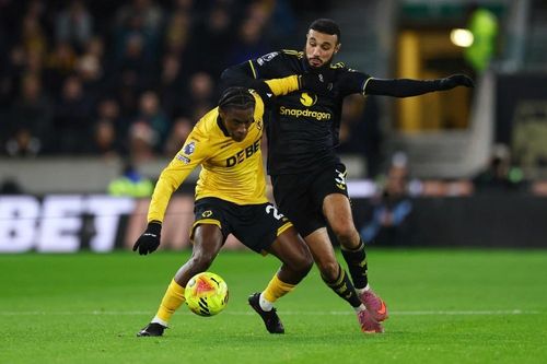 MU bức xúc vì Morocco giữ Mazraoui