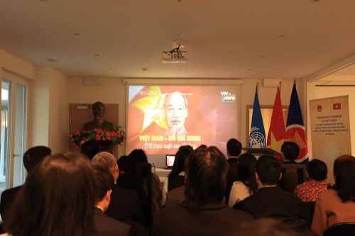 Phái đoàn Thường trực Việt Nam tại Geneva tổ chức tọa đàm tôn vinh Chủ tịch Hồ Chí Minh