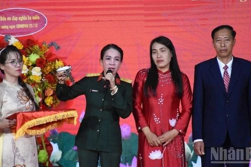 Hàng trăm kỷ vật kháng chiến được trao tặng Bảo tàng Quân khu 5