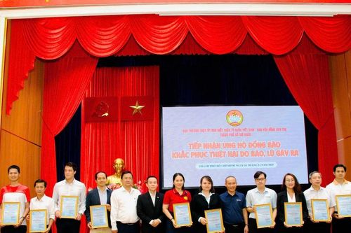 Thành phố Hồ Chí Minh tiếp nhận hơn 406 tỷ đồng ủng hộ đồng bào chịu thiệt hại bởi bão, lũ