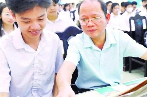 Ngôi trường chuyên nổi danh trên vùng quê lúa