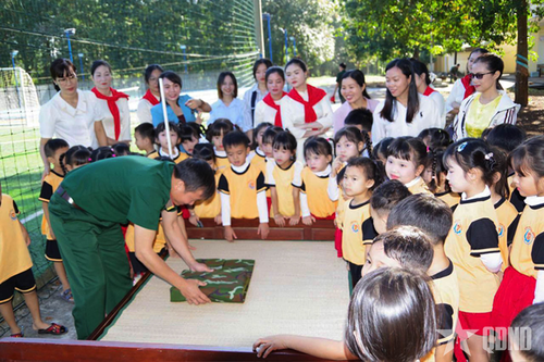 Đoàn Kinh tế - Quốc phòng 778 (Quân khu 7): Tổ chức giao lưu, trải nghiệm cho học sinh đồng bào dân tộc thiểu số