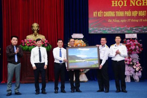 Lữ đoàn 680 (Vùng 3 Hải quân) kết nghĩa với xã Hà Nha, TP Đà Nẵng