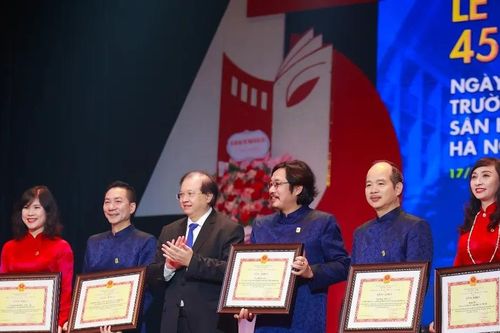 Ngôi trường của nhiều thế hệ nghệ sĩ Việt kỷ niệm 45 năm ngày thành lập