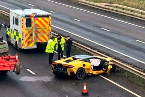 'Siêu bò' Lamborghini Temerario đầu tiên trên thế giới gặp nạn nát đầu
