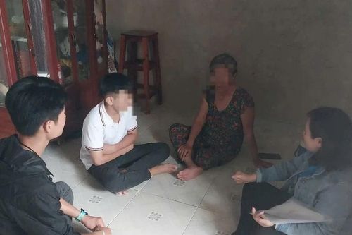 Đẹp thêm từ những lặng thầm