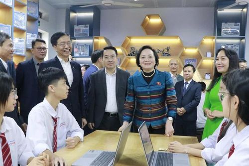 Phó Thủ tướng Phạm Thị Thanh Trà dự lễ khánh thành phòng học STEM tại Lào Cai