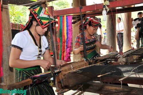 Bảo tồn và phát huy bản sắc văn hóa các dân tộc thiểu số ở Thanh Hóa