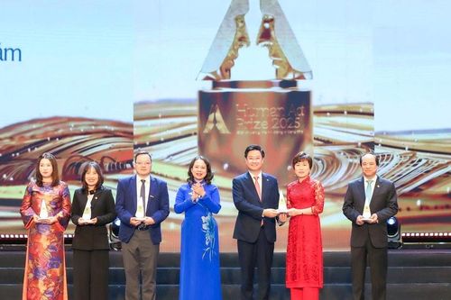 Lễ trao Giải thưởng Hành động vì Cộng đồng 2025 vinh danh những hành trình cống hiến bền bỉ