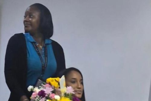 Hoa hậu Jamaica về nước sau cú ngã nghiêm trọng tại Miss Universe