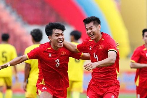Chủ tịch FIFA chúc mừng Việt Nam vào chung kết SEA Games 33