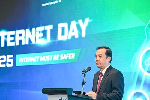Internet Việt Nam: Tái định vị từ hạ tầng kết nối sang hạ tầng số
