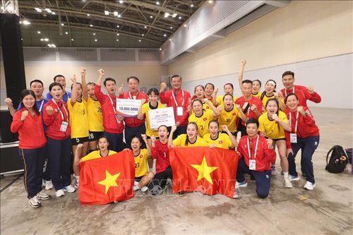 SEA Games 33: Bóng ném nữ đăng quang, Vật 'mở hàng' với HCV