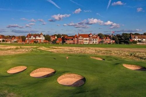 Phát hiện thứ đáng sợ, một sân golf nổi tiếng buộc phải đóng cửa
