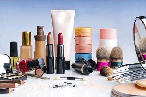 Kiểm tra đồng loạt cơ sở công bố, sản xuất, kinh doanh dược và mỹ phẩm dịp Tết