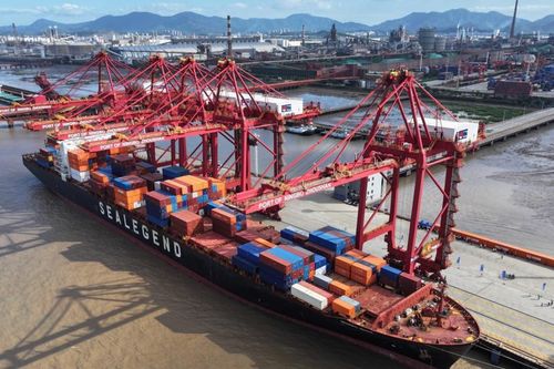 'Túi gấm' giúp Trung Quốc thách thức thuế Mỹ, đạt thặng dư thương mại kỷ lục 1.000 tỷ USD
