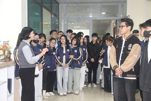 Sinh viên ngành Truyền thông đa phương tiện trải nghiệm thực tế tại Báo và Phát thanh, truyền hình Thanh Hóa