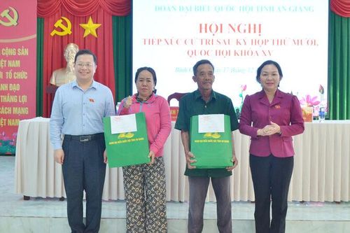 Đại biểu Quốc hội tỉnh An Giang tiếp xúc cử tri xã Bình Giang
