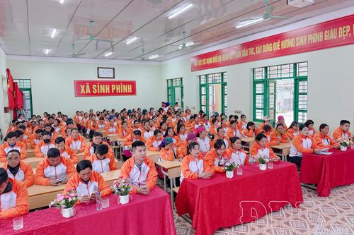 Truyền thông bình đẳng giới tại Sính Phình