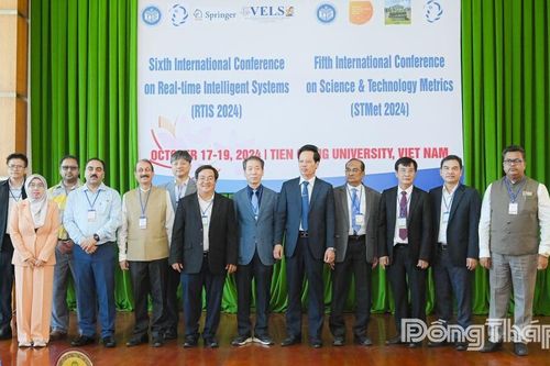 Thi đua nghiên cứu khoa học, nâng cao chất lượng đào tạo