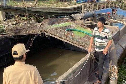 Quyết liệt truy xét, Cảnh sát giao thông đường thủy xác định nhóm đối tượng vận chuyển cát trái phép