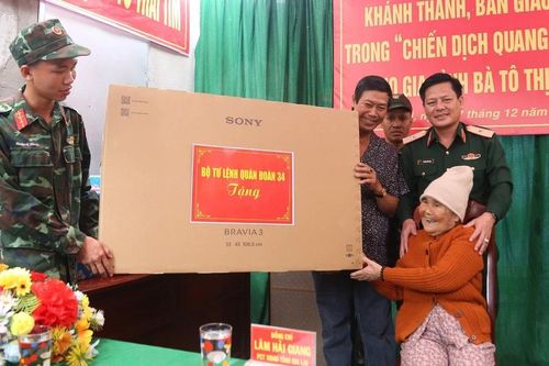 Gia Lai: Bàn giao ngôi nhà đầu tiên trong 'Chiến dịch Quang Trung'
