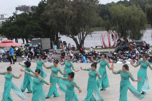 Lan tỏa niềm vui, nâng cao sức khỏe từ phong trào dân vũ