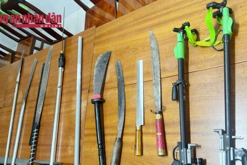 Cần Thơ: Mời làm việc 21 thanh thiếu niên mang hung khí