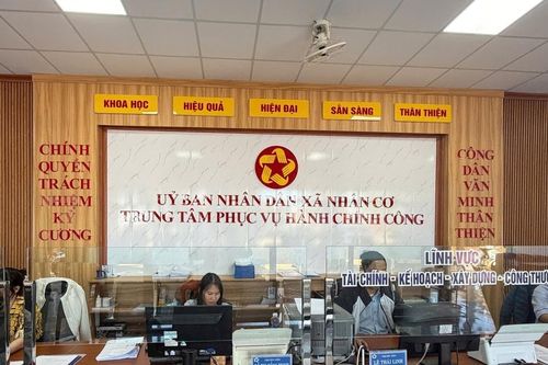 Kiểm tra công vụ đột xuất, nhiều xã ở Lâm Đồng còn hồ sơ trễ hạn, ký số thấp